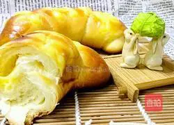 Custard Sauce Bread Recipe Illustration 17