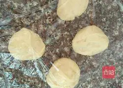 Illustration of making bean paste and annual ring bread 7