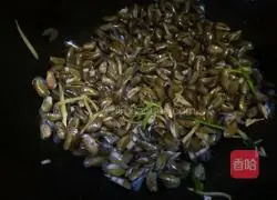 Illustration of Jinbuhuan's fried sea melon seeds 6