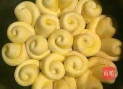 Illustration of how to make small bread 7