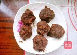 Illustration of how to make bean paste roll flower bread 8