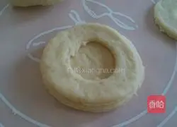 Illustration of how to make quail egg bread 7