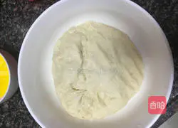 Illustration of how to make squeezed bear bean paste bread 2
