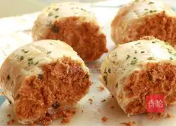 Illustration of how to make scallion-flavored pork floss rolls 16