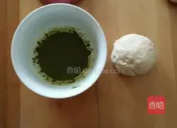 Illustration of how to make watermelon bread 8