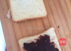 Illustration of how to make bean paste bread slices 2