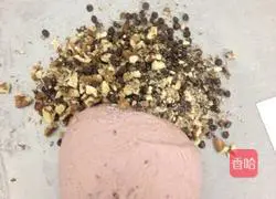 Whole wheat walnut chocolate jam bread Illustration of how to do it 2