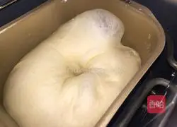 Illustration of how to make meat floss rolls (Thousand Island Sauce) 3