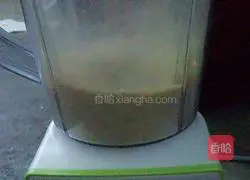 Illustration of making homemade bread crumbs 4