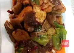 Illustration of how to make twice-cooked pork with a big knife 8