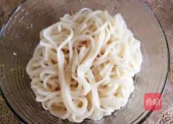 Illustration of how to make beef noodles 10