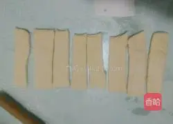 Illustration of how to make coconut breadsticks 9