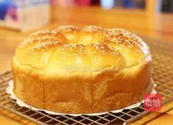 Illustration of how to make seaweed and meat floss bread 19