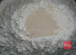 Illustration of how to make bread or hamburger buns 3