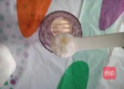 Illustration of how to make butter and shredded coconut bread rolls 2