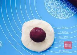 Illustration of how to make bean paste bagels 6