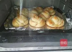 Illustration of how to make rose ham buns 15