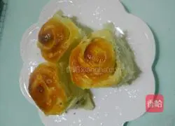 Illustration of how to make orange bread rolls 15