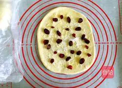 Illustration of how to make cranberry coconut hand-shredded bread 10