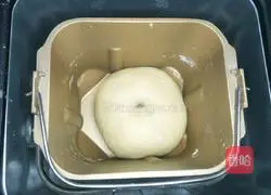 Illustration of how to make green onion, seaweed and meat floss bread 5