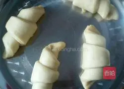 Illustration of how to make croissants 🐮9