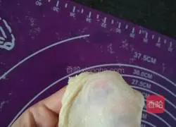 Illustration of how to make macadamia nut oil bread 5