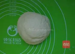 Illustration of how to make whirlwind bread 4