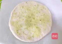 Illustration of how to make garlic salty bread 10