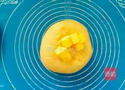 Illustration of how to make yogurt cranberry shredded bags 2