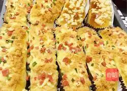 Illustration of how to make cheese and meat floss bread 11