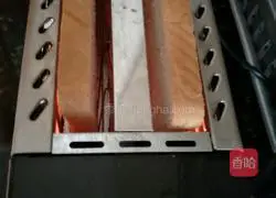 Toast the bread Illustration of how to make slices with tomato sauce 6