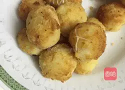 Illustration of how to make salad mashed potato balls 8 