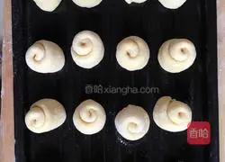 Illustration of how to make crispy honey buns 8