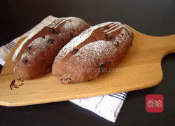 Chocolate Banana Cheese Bread Recipe Illustration 9