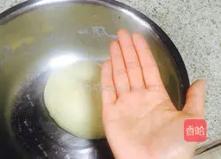 Hand-made dough is fast Knead out the glove film (bread) - Illustration of how to make the dough without beating or waking it up 5