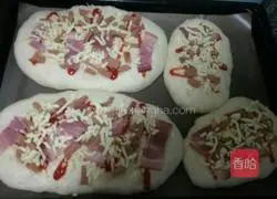 Illustration of how to make bacon, ham and cheese bread 7