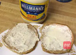 Illustration of how to make beef hamburgers 4