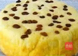 Illustration of making homemade purple raisin bread 11