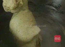 Illustration of how to make strawberry filling and sesame bread 4