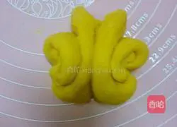 Butterfly Bread Recipe Illustration 9