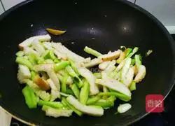 Illustration of how to make loofah fried bread 8