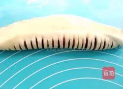 Illustration of how to make bean paste bagels 9