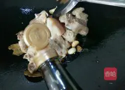 Illustration of how to make sauced pig's trotters 6