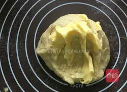 Illustration of how to make cartoon fish bread 3