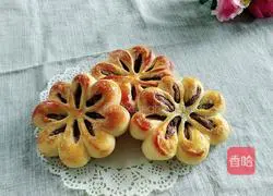 Illustration of how to make flower bread 1