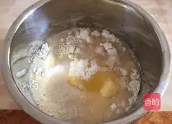 Illustration of how to make sausage bread 2