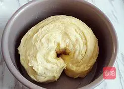 Illustration of how to make Danish hand-shredded bread 16