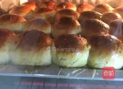 Illustration of how to bake bread while taking a break from the busy schedule 7