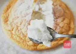 Illustration of how to make egg white soufflé 9