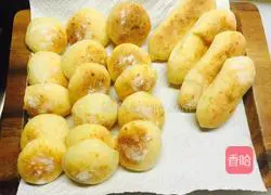 Illustration of how to make French cassava QQ buns 10